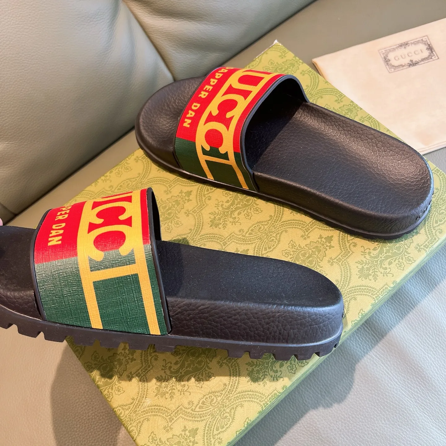 Men's Men's Shoes 130🐮🐮Gucci Gucci Slippers Gucci 2024 latest beach sandals slippers Original molding double G LOGO Original molding consistent Outsole: Men's Men's Shoes u double-layer outsole Size: 35-46